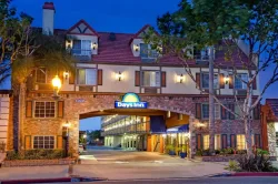 Days Inn by Wyndham Los Angeles LAX/Redondo & Manhattan Bch