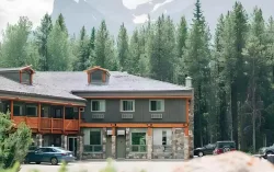 Mountaineer Lodge