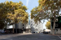 Dini Chance GmbH, DEUTSCHLAND, 4 Tage Kurzurlaub zu zweit in Frankfurt am Main im a&o Frankfurt Ostend, Reisen, Reiseschein, Reisescheine, Reisegutschein, Reisegutscheine, Hotelgutschein, Hotelgutscheine, Urlaubsgutschein, Urlaubsgutscheine, Kurzurla