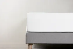 Spannbettlaken 90x200 - 100% Perkal aus natürlicher Baumwolle - Weiß