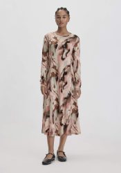 hessnatur Damen Print Premium Light Jersey Kleid Midi Slim aus Bio-Baumwolle - braun Grösse34