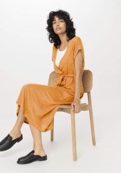 hessnatur Damen Jersey Kleid Midi Relaxed aus Leinen - orange GrösseM