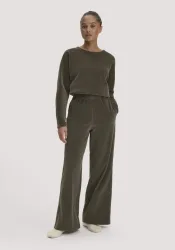 hessnatur Loungewear Hose Cordstretch Wide Leg ACTIVE LIGHT aus Bio-Baumwolle - grün - Größe M