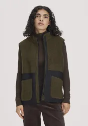 hessnatur Damen Wollfleece-Weste Patch Regular aus Bio-Merinowollewolle - grün - Größe XS