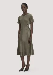 hessnatur Damen Samt-Jerseykleid kniebedeckend Slim aus TENCEL? Modal mit Bio-Baumwolle - grün - Größe 44
