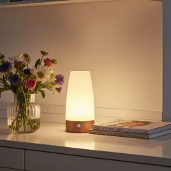LED-Tischlampe mit PIR-Bewegungs-Sensor, batteriebetrieben, warmweiss