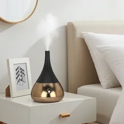 Kompakter Luftbefeuchter mit LED-Stimmungslicht, 15 x 21 cm