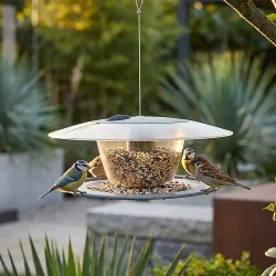 Modernes Vogelhäuschen zum Aufhängen, steingrau