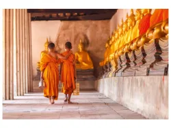 image LAND Digitaldruck auf Glas Buddhistische Mönche  | Schubiger Möbel