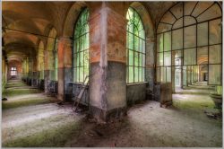 image LAND Bild mit Rahmen Verlassener Flur  | Schubiger Möbel