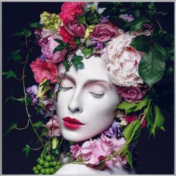 image LAND Bild mit Rahmen Hübsche Frau mit Blumen  | Schubiger Möbel