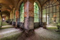 image LAND Alubild Verlassener Flur  | Schubiger Möbel