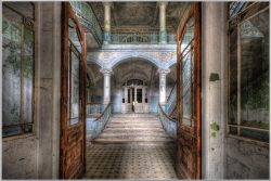 image LAND Bild mit Rahmen Lost Place Treppe 2  | Schubiger Möbel