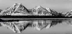 image LAND Alubild Spiegelnde Winterberge  | Schubiger Möbel