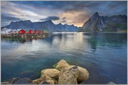 image LAND Bild mit Rahmen Skandinavisches Dorf am Fjord 2  | Schubiger Möbel