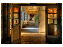 image LAND Alubild Lost Place Flur 3  | Schubiger Möbel