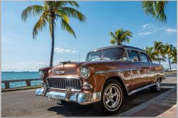 image LAND Bild mit Rahmen Oldtimer Auf Kuba  | Schubiger Möbel