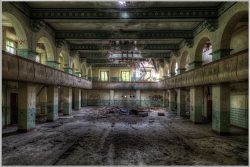 image LAND Bild mit Rahmen Lost Place Halle 2  | Schubiger Möbel