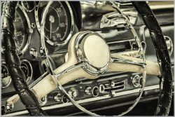image LAND Bild mit Rahmen Oldtimer Lenkrad  | Schubiger Möbel