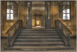 image LAND Bild mit Rahmen Lost Place Treppe 3  | Schubiger Möbel
