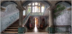 image LAND Bild mit Rahmen Lost Place Treppenhaus 3  | Schubiger Möbel