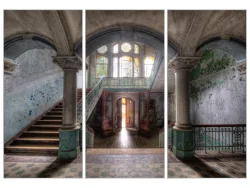 image LAND Bild mit Rahmen Lost Place Treppenhaus 3  | Schubiger Möbel