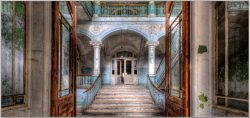 image LAND Bild mit Rahmen Lost Place Treppe 2  | Schubiger Möbel