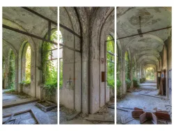 image LAND Alubild Lost Place Geteilter Flur  | Schubiger Möbel