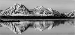 image LAND Bild mit Rahmen Spiegelnde Winterberge  | Schubiger Möbel