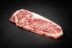 Original Japanisches Wagyu Rindsentrecôte A5 BMS 11/12
