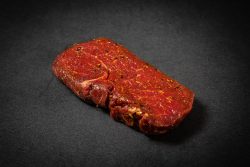 Schweizer Rindshuftsteak an Pfeffermarinade
