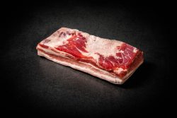 Bio Knospe Schweinsbrust o.B und Schw. dressiert am Stück