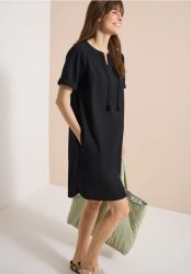 Knielanges Kleid in Seersuckerqualität
