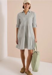 Knielanges Kleid in Seersuckerqualität