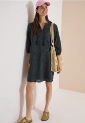 Knielanges Kleid mit 3/4