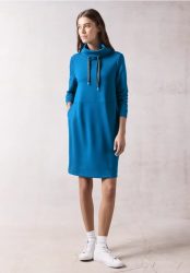 Kleid mit großem Kragen