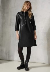 Kleid im Leder