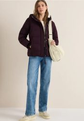 Sportive Jacke mit Kapuze