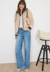 Kurze Jacke