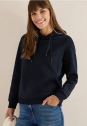 Hoodie mit Stickerei