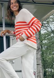 Gestreifter Bouclé Pullover