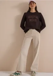 Sweatshirt mit Wording Artwork
