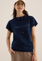 Funnel Neck T