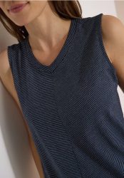 Top mit V