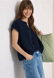 Bluse mit Split Neck aus Musselinstoff