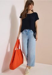 Bluse mit Rundhals und Knotendetail