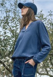 Bluse mit Elastiksaum