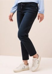 Casual Fit Jeans