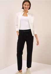 Cordhose im Causal Fit