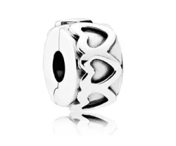 Pandora Charm - Gereihte Herzen - 791978